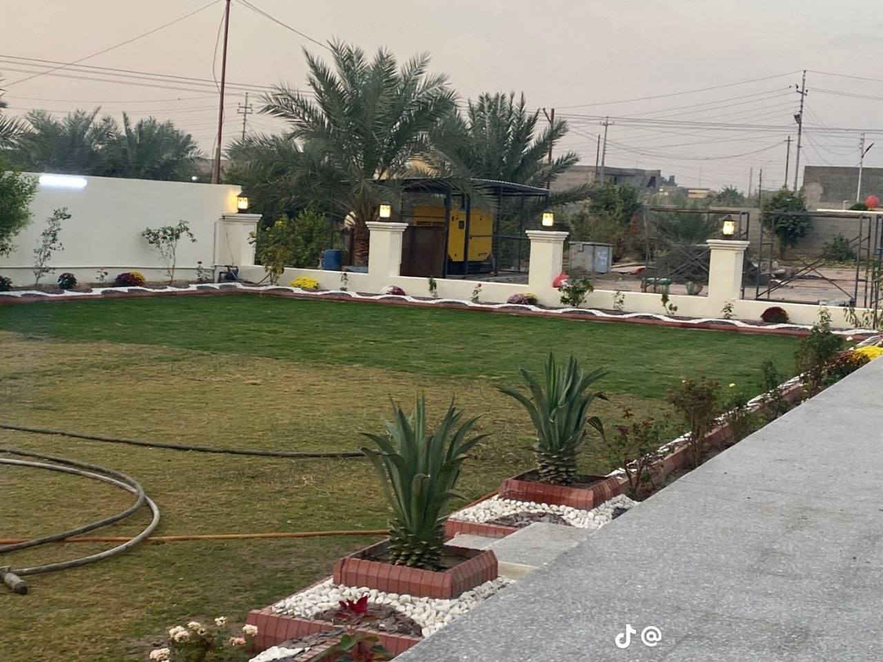 عمل وترتيب حدائق
تنظيف. وتقليم الحدائق
عمل منظوات سقي 
عملنا داخل كربلاء

***********
@إشارة 
الجميع
