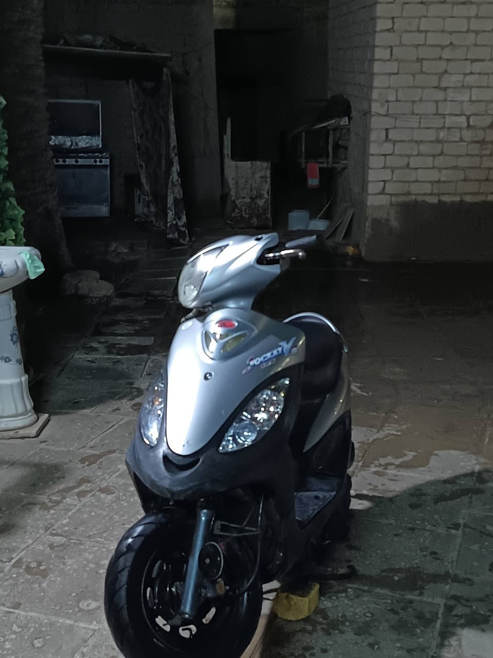 سلام عليكم دراجه كامكو (V2) للبيع💸✨
دراجه نضيفه مكفوله كفاله عامه محرك وشاصي✨💸
رجاءإ الميريد يشتري ليكسر بل سعر حلال تعبان بيه💸
مكاني نجف  المناذره الحيره ✨💸
دراجه حاله البلاد مملعوب ليه ابدد. 💸✨
السعر 650وبيه مجال للطيبن✨💸🌿
للتواصل ***********🌿💸✨
