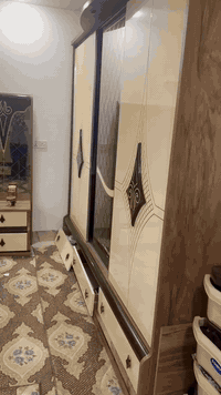 للبيع يحتاجله شويه ترتيب نظيفه جداً بيه اناره تشتغل على اللمس والاناره...