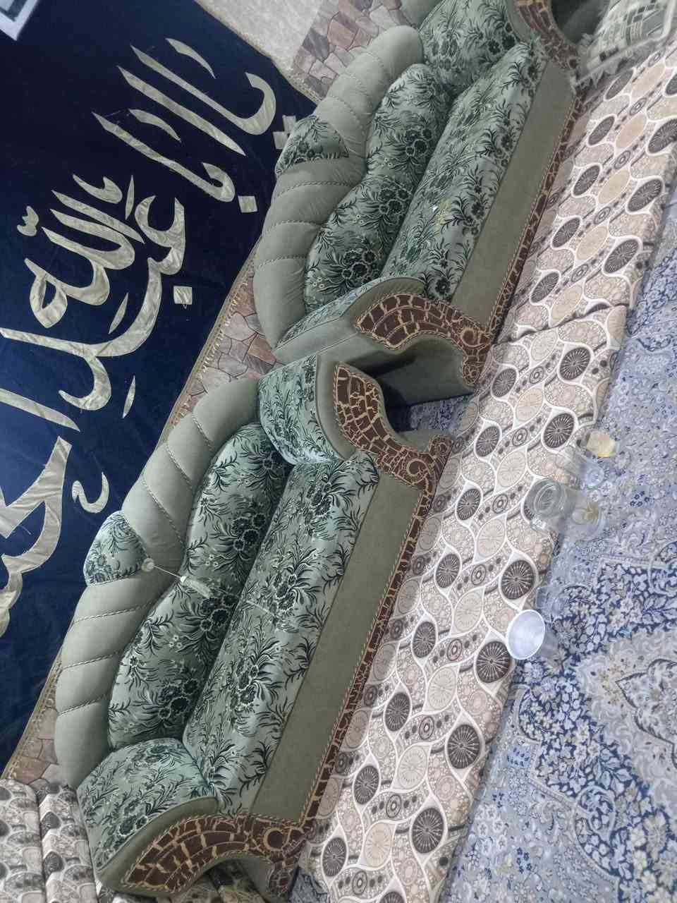 تخم كرويتات   ٩ مقعد لون زيتوني جدا نضيف..بدون تصليح  مكانه كربلاء حي العامل السوگ الاخير.. سعره ٣٢٥ مجال بسيط.. ت ***********.. واتساب او اتصال.. ماموجود على الفيس..
