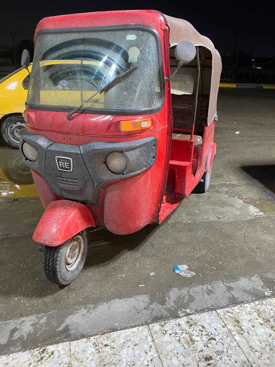 سلام عليكم تكتك موديل 18 جاهزه من كلشي.  مصبوغه عام.  بدون. ضربه  تكتك كله جديد مكينه مال 20. تكتك مكمل معاملت رقم باقيه بس ع ستلام سنويه ونسد.  كلشي مكمل.  سعر 3800وبيه مجال. ***********
