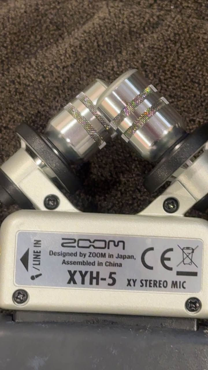 مرحبا شباب هذا كارت صوت محمول وبي مايكات تكدر تستخدمة لكل مجال اغاني تصوير تسجيل اشياء كلشش احترافي للمصوريين للي يسجلون صوت محترم بشكل السعر 200 الف بغداد منصور بغداد, العراق


**إذا كنت صاحب هذا الإعلان وتريد حذفه لأي سبب، رجاءا أرسل رسالة إلى الدعم الفني**