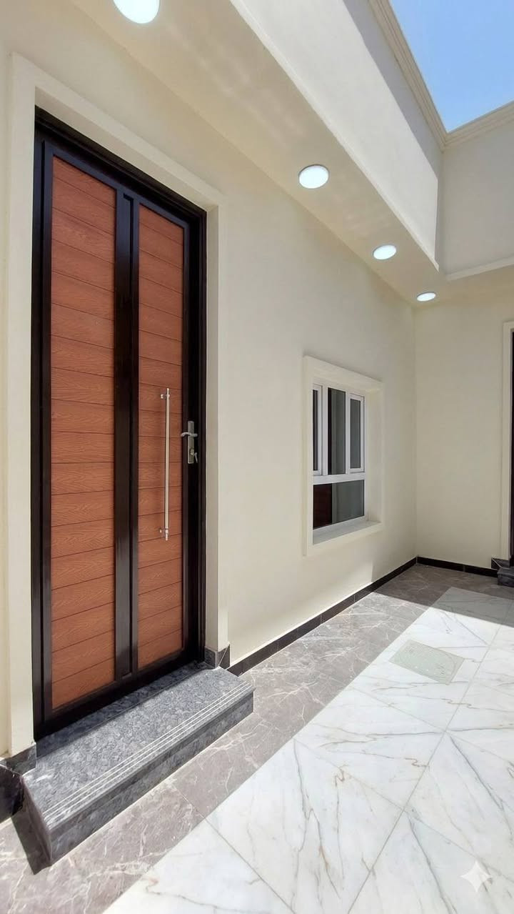 🏡🔥 بيت حديث للبيع – فرصة ما تتعوض!
📍 البصرة – أبي الخصيب – السبيليات (قريب للشارع الداخلي)
📐 170 متر
سعره ٦٥ وقابل للتفاوض 
📄 طابو زراعي عراقي
✨ يحتوي على:
غرفة + صالة + مطبخ + ديوانية + صحيات داخلية وخارجية
🏠 بيت جديد جاهز… تستلمه بنفس اليوم!
📞 *********** البصرة, العراق
