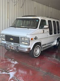 مكينه ٦ كير نضيف سيارة حلوة وجاهزة تبريد شغال نقص بس غاز مكاني بغداد ا...