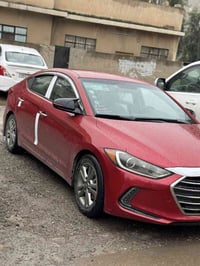 النترا للبيع موديل 2018 سيارة بدون ضرر أو صبغ كربون بنزين بها  كم مكان...