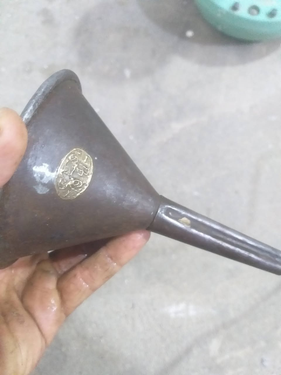 محكان قديم عمر المحكان ١٩٤١ قديم وين اهل النتيكات والتحف القديمه الي اريد يتواصل ***********
