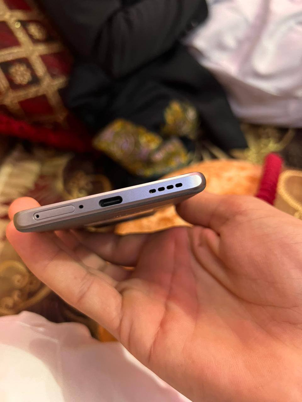 سلام عليكم ريلمي14بر فقط جديد جهازصالو 5يام مستخدمو كله بلادي كامل ملحقاتو ويرهم مراوس 13برو ماكس لو حت مبدل بطاريه رقم ***********مكان كركوك قضاء الحويجه
