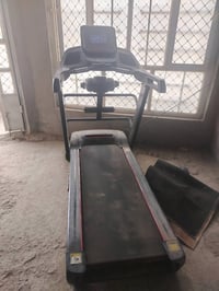 هاذ مستعمل ٣ اشهر ب٢٥٠ وبي مجال وبي جهاز تدليك وتكدر اتصل واتساب078617...
