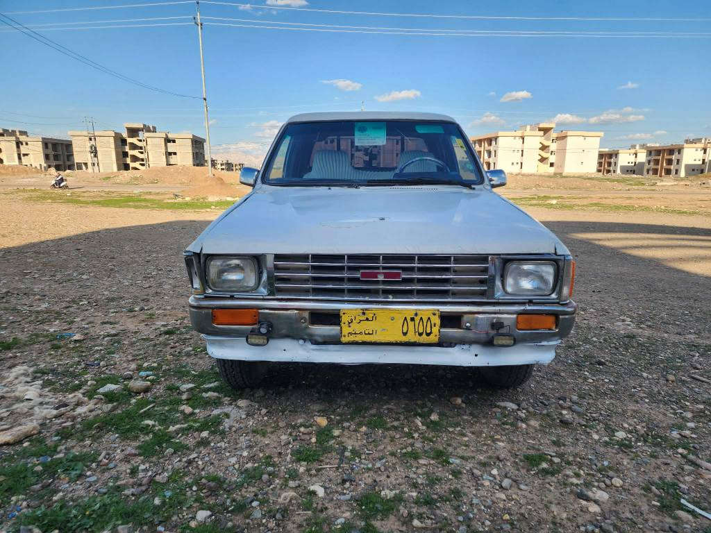 تویتا یابانی ئەسلی مۆدیل 1988ئاڕمی پلاستی هەولێر گێڕومەکینەو ئەکسل بەشەرت پێش و پشتی کەپسە ناوەگاعی گەرمی کارەبای مەزبوت چوار تایەی تازەیە لەڕەسمەکان جوانترە سعری26گەڵاو تۆزێک مەجال ژ.م (***********) (***********) شوێن تەق تەق😍 كويسينجاك, أربيل
