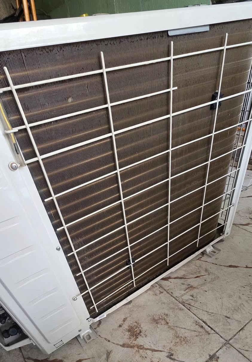 سبالت نوع گري (حجم 2 طن) انفيرتر اقتصادي  عدد 2 خوات الاجهزه نظافه 💯% جدد كلش بلاديات على وضع الشركه بدون تصليح 
ملحقاتهن كامله بواري ريمونت قاعده وايرات غازهن مقفول مغسولات ومسلفنات وجاهزات 
سعر الواحد 💶 550 
📍مكاني بغداد قريب الشعب بوب الشام للاتصال بالرقم ***********او وتساب 
يوجد خدمة توصيل🚛 داخل بغداد فقط
