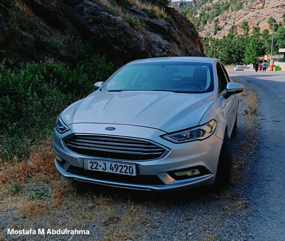 ## 🔥 فورد فيوجن ٢٠١٧ (Ford Fusion 2017) 🔥 سيارة نظيفة جداً، ما شاء الله جاهزة للاستخدام
### 📌 أهم المواصفات والمعلومات:
* **الموديل:** 2017
* **الفئة (المواصفات):** Titanium (فول الفول)
* **المحرك:** 2.0 تيربو (المحرك المرغوب والقوي جداً)
* **ناقل الحركة (الغير):** ماوس (الشكل الجديد)
* **وضعية القيادة:** تحتوي على وضعية **S (Sport)** لقيادة أسرع وأكثر قوة
* **النظام الصوتي:** مجهزة بـ **12 سماعة من براند Sony الشهير** (صوت نقي وقوي جداً خاص بمواصفات التايتانيوم)
* **الشاشة:** شاشة كبيرة أصلية (شاشة لمس مع نظام ذكي)
* **الكراسي:** تدفئة كراسي + كراسي جلد كهربائية
* **الصبغ:** 5 قطع صبغ (بدون أي مشاكل في الدواخل أو الشاصي)
* **مواصفات التايتانيوم الأخرى:**
   * تشغيل بصمة وعن بُعد
   * لايتات أمامية LED مع كشافات ضباب
   * حساسات خلفية مع كاميرا دوارة
   * مرايا جانبية كهربائية مع عدسة
   * ويل كروم كبير ومميز
### 📞 لمعرفة السعر ولمزيد من المعلومات:
يرجى الاتصال على الأرقام التالية أو التواصل عبر **الواتساب**:
👉 ***************
👉 ***************