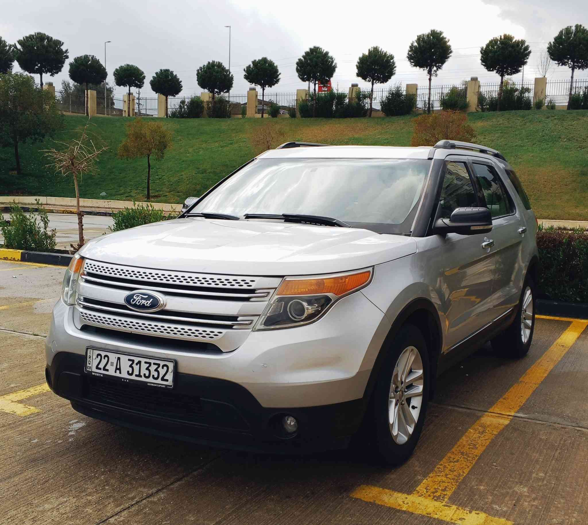 ‎Ford explorer 2011 niva
‎فورد ئیکسبلور 2011 شریکة نيڤا
‎محرک 6 سلندر  3.5 تاک اکسل 2  ویل
‎كشنات كهرباء 3 مقعد تبريد مركزى
‎داخل بیجی 7 راکب
‎ شغال و کامیرا و حاسه شاشە کبیر 
‎سقف بانوراما
‎باب صندوق كهرباى
‎بيدون صبغ بيها شويه بارد سنور موجود بالصور
‎ماشیە 120 الف 
‎رقم اربيل
‎رقم و سنويه جديد باسمی
‎مكان سليمانيه
‎سعر 139$
‎رقم موبايل ***********
