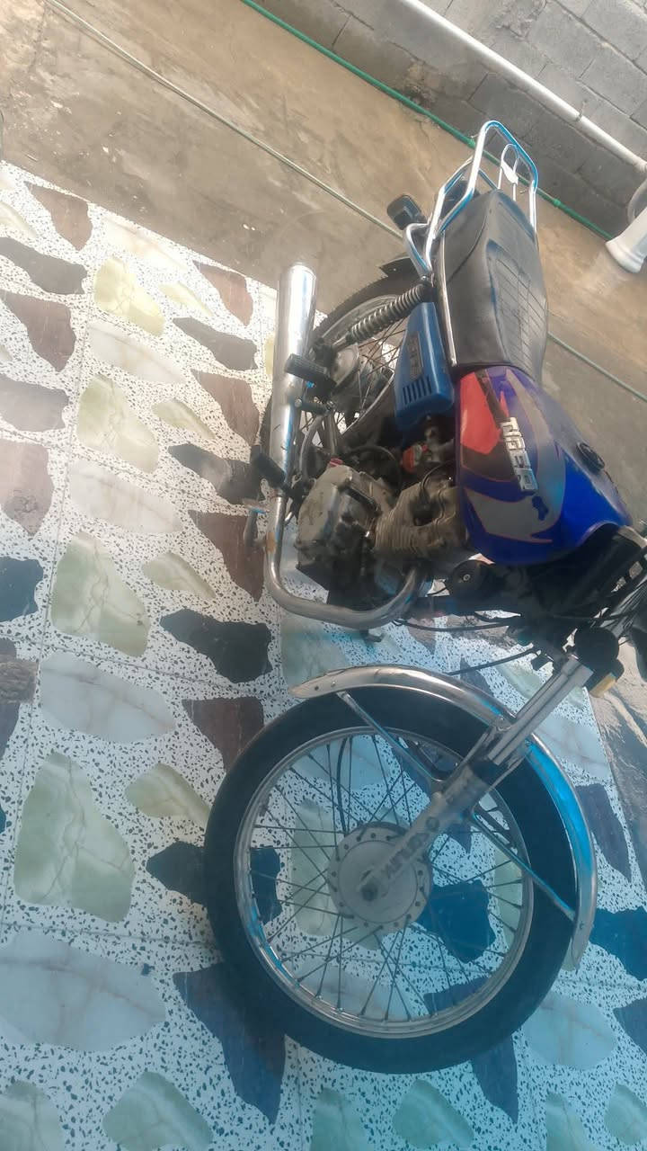 السلام عليكم دراجه تايكر موديل 21 دراجه اوراق اصوليه محرك ارشه يرادله تريب كهرباء ما بيهن شي العنوان واسط قضاء العزيزية السعر 350بيه مجال رقم ***********
