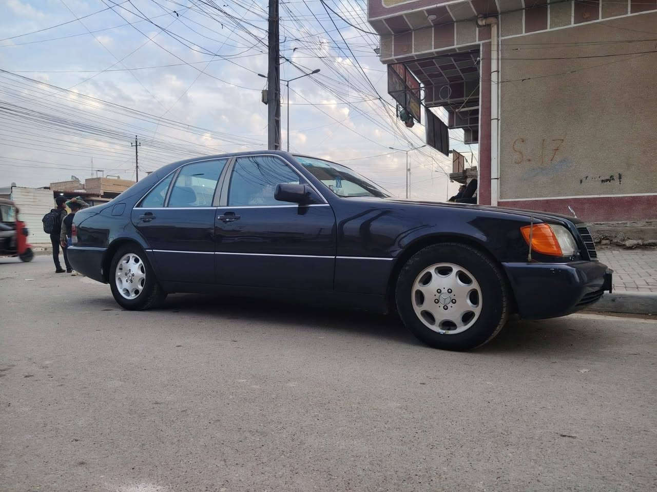 السلام عليكم مرسدس شبح مديل ١٩٩٤ سياره مكفوله من ضربه صبغ عام جماليه السياره مغلفه فيبي ان مكينه بلاد سياره اخت الجديده فول السياره فتحه كشنات كهربائي تدفئه تبريد مكينه وكيه كفاله رقم بغداد دولي بسمي توحيل مباشر سعر ٨٣ وبيهه مجال وترهم مروس رقم الهاتف *********** مكاني بغداد الحسينية مال رشديه
