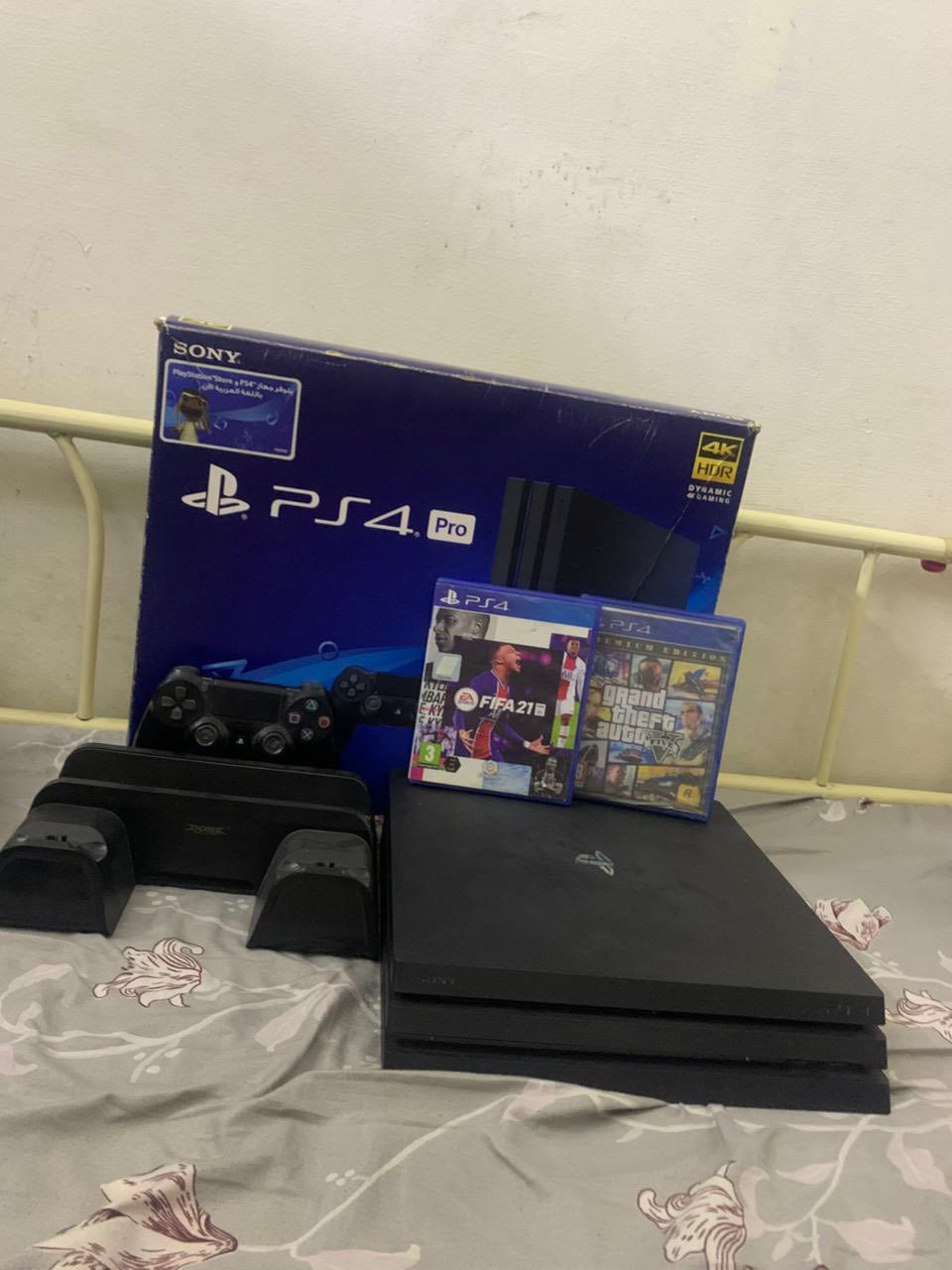 باي فور برو للبيع شرق اوسط نظافة 100‎%‎ مامفتوح ووياه لعبتين فيفا 21 و gta v  وجوستك واحد مع قاعدة شحن ومروحة وحاملة أقراص بنفس الوقت السعر 350 وبي مجال للشراي مكاني بغداد الدوره 
للتواصل ***********
