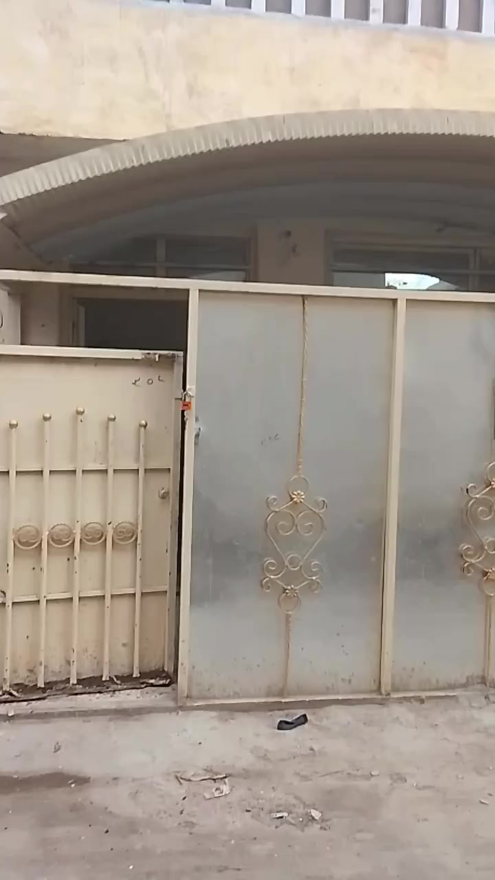 سلام عليكم عندي بيت للايجار ابو دشير يم المحطه مال بانزين خانه ٢٥٠ايجاره رقم ***********
