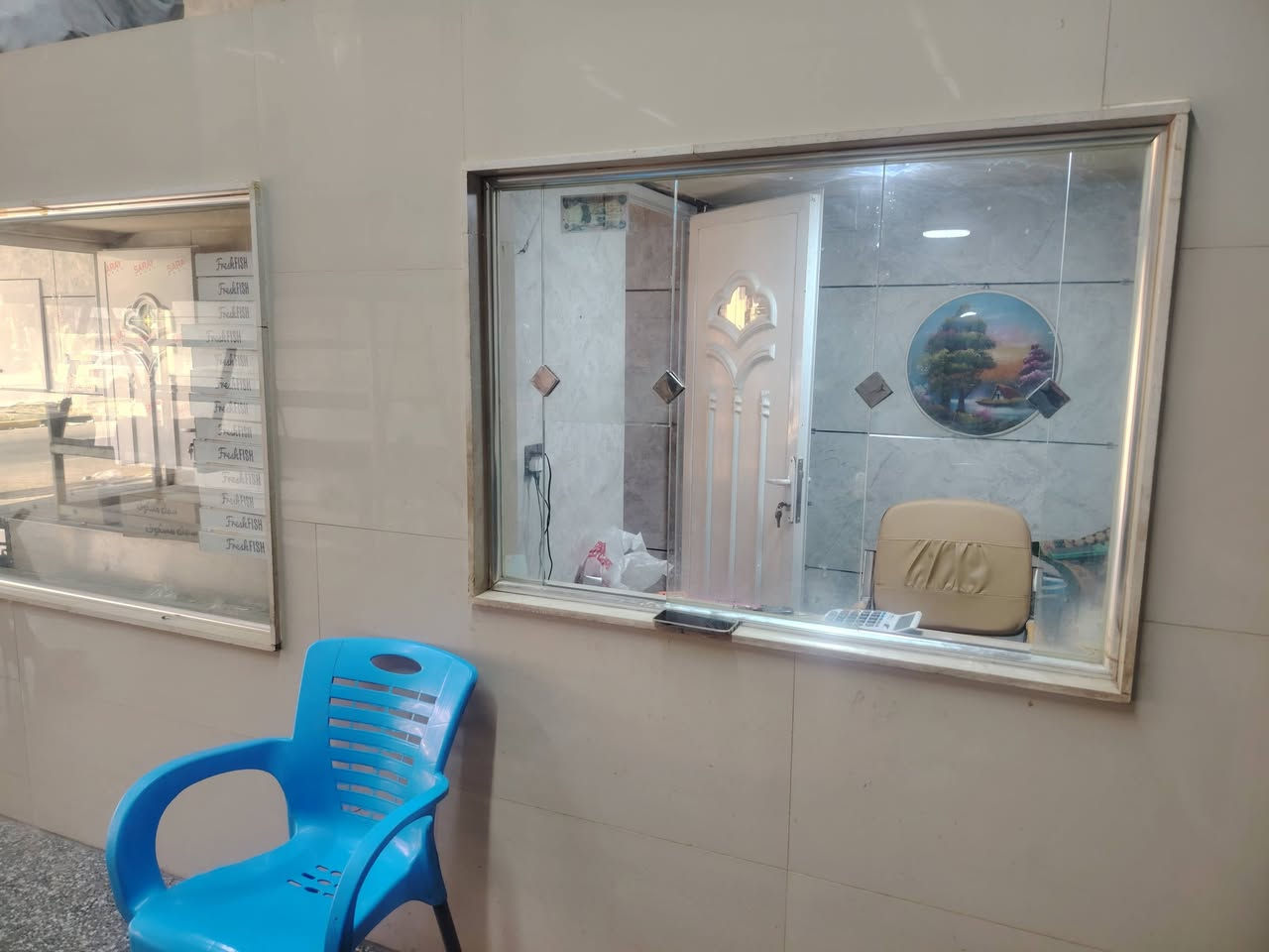 فرصه أستثماريه بيع علوه اسماك ودجاج الموقع ممتاز وشغاله   حي القاهره شارع حسينيه ال الرسول  ***********
