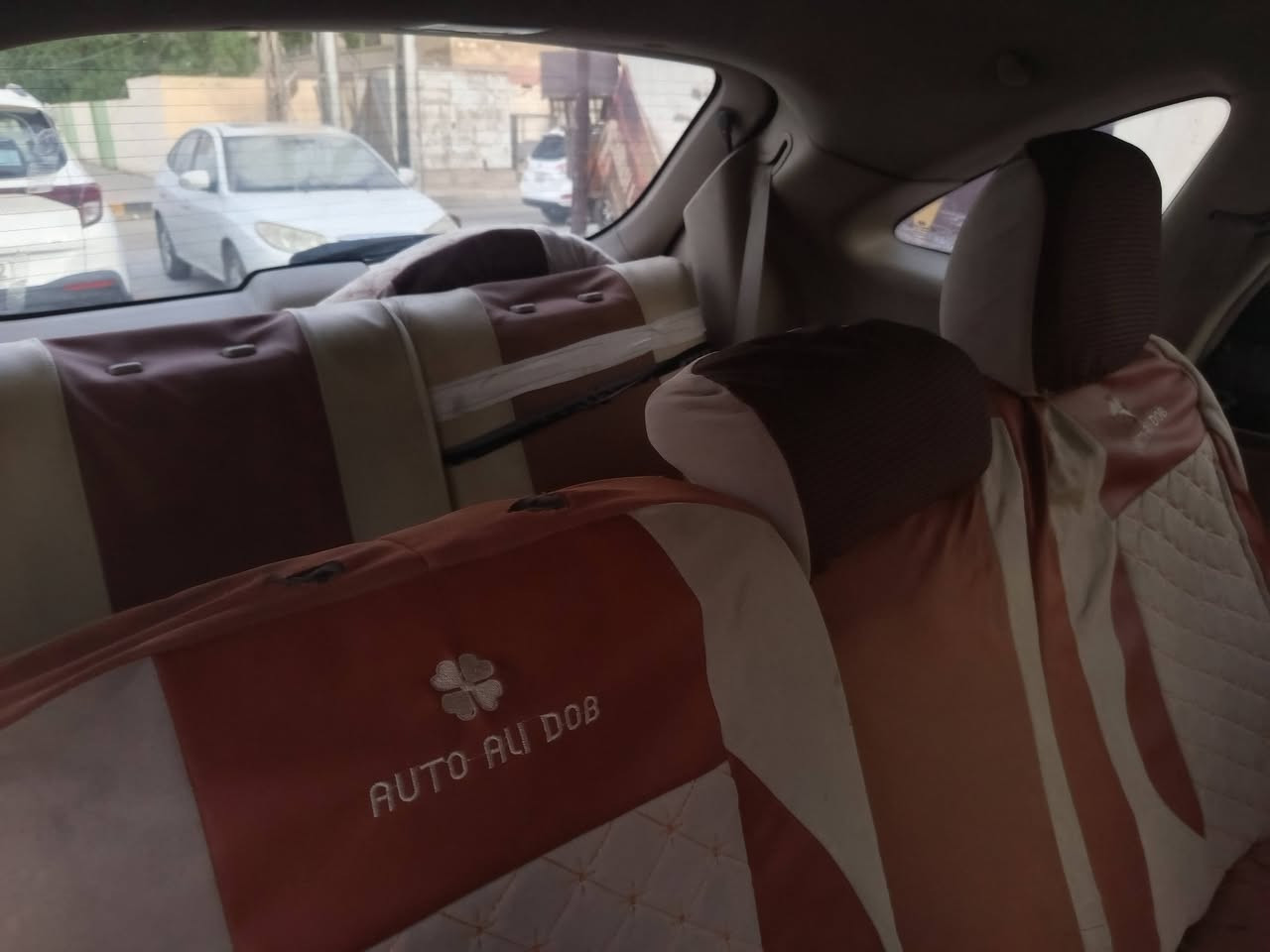 هونداي فيركورز 2007 فول مواصفات عدى البصمه وبيها منظومة غار جديده 
وبيها عطل بفنجان الكير السعر 85 ورقه و السنويه باسمي وبيها مجال للشراي يتصل بالرقم ***********
وبالخدمه....غير متواجد بالفيس أو الواتساب
