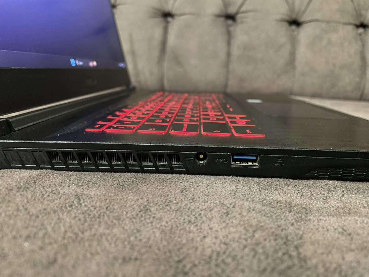 🔥 Laptop Gaming MSI GF63 8RD للبيع 🔥
اللابتوب نظيف جداً و استخدام مرتب، اخر صيانة وتنظيف قبل شهرين ✨

مناسب للألعاب المتوسطة، الدراسة، والمونتاج الخفيف 🎮💻

📌 المواصفات:

• Intel Core i7-8750H

• NVIDIA GTX 1050 Ti 4GB

• RAM 16GB DDR4 (8x2)

• SSD 256GB

• HDD 1TB

• شاشة IPS حجم 15.6 / 60Hz

• Windows 11 Pro

📌 الجهاز شغال (البطارية تتحمل من ساعة و نص الى ساعتين ك استعمال عادي) 👍

💰 السعر: 500 ألف دينار عراقي والسعر قابل للنقاش 

 الموقع:بغداد

📩 للاستفسار خاص


**إذا كنت صاحب هذا الإعلان وتريد حذفه لأي سبب، رجاءا أرسل رسالة إلى الدعم الفني**