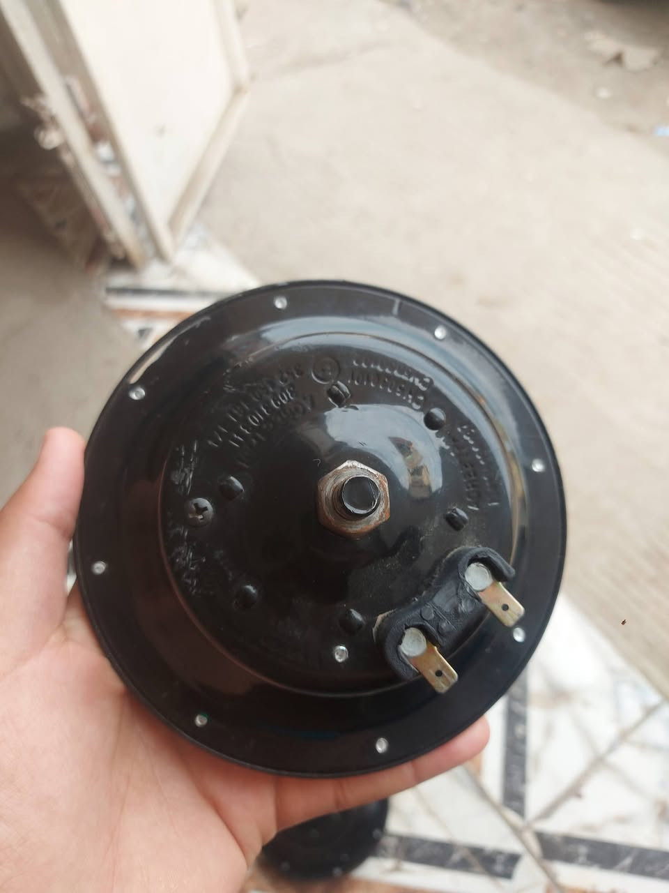 للبيع هورن بوش إيراني.  مستعمل بس ما مقسم سعر 80 رقم ***********
