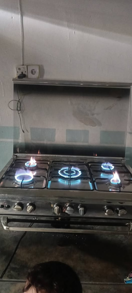 طباخ نضيف حيل للبيع الرقم ***********
