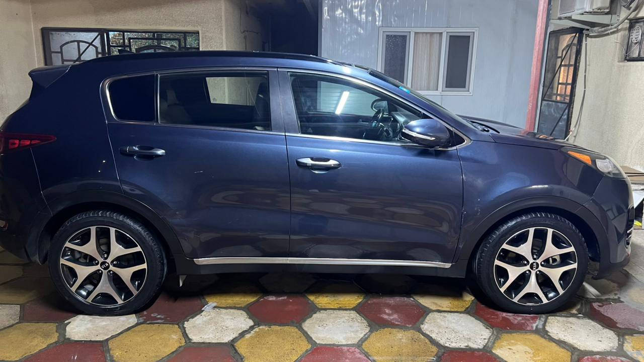 السلام عليكم كيا سبورتج SX
تيربو محرك ٢٠٠٠ Gdi بدون دوانز 
السيارة استحدام شخصي وربع متصرف عليها جداً جداً نضيفة تخم تاير صدر تبريد كله بلادي ونضيف 
وارد أمريكي رقم بغداد فول مواصفات موديل ٢٠١٨ ماشية (66) الف 
الحادث موضح بل صور
 و مكاني بغداد زيونة
 رقم ***********
المواصفات 
١-محرك (2000تيربو) 
٢- (بصمة)
٣-(بانوراما)
٤-(كشنات جلد)
٥-(رادارات جانبية وأمامية)
٦-(قرائ الطريق وتحديد مسار)
٧-(كامرى خلفيه)
٨-(شاشة كبيرة أبل كار بلي مع جي بي اس)
٩-(حساسات امامية وخلفية)
١٠-(ويل جي تي لاين)
١١-(جنطة كهرباء شفط)
١٢-(مري شفط مع اشاير بل مري)
١٣-(كشنات الأمامية كهربائية مع تدفئة وتبريد)
١٤-(فول تحكم ستيرن)
١٥-(شفتات تبترونك سبورت)
١٦-(توقف ذاتي)
١٧-(نضام نزول منحدرات)
١٨-(انظمة قيادة متعددة)
١٩-(أشارة ترحيب عند الأقتراب)
٢٠-(الأضاءة الخلفي والأمامي لد)
٢١-(الأضاءة الأمامي ديناميكية متحركة مع حركت المقود)
٢٢-(الأضاءة الداخلية لد)
٢٣-(المرايا الوسطية عاكسة للضوء)
٢٤-(سايد بريك بصمة)
٢٥-(نظام صوتي هارمن كاردن)
٢٦-(تدفئة ستيرن)
٢٧-(نظام مانع انزلاق) 
٢٨-(نقطه العمياء) 
٢٩-(نظام أوتو هولد)
سيارة خير من الله مواصفات مقاس الويل ١٩ 
  السعر (166) وبية مجال
للبيع او المراوس ب احدث 
وهذا رقم الشاصي(KNDPR3A65J7378977)
