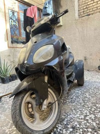 دراجه  ٣ تايرات ما اعرف اسمها. بس دراجه ياباني نكره سلف لا نضوح لا تنق...