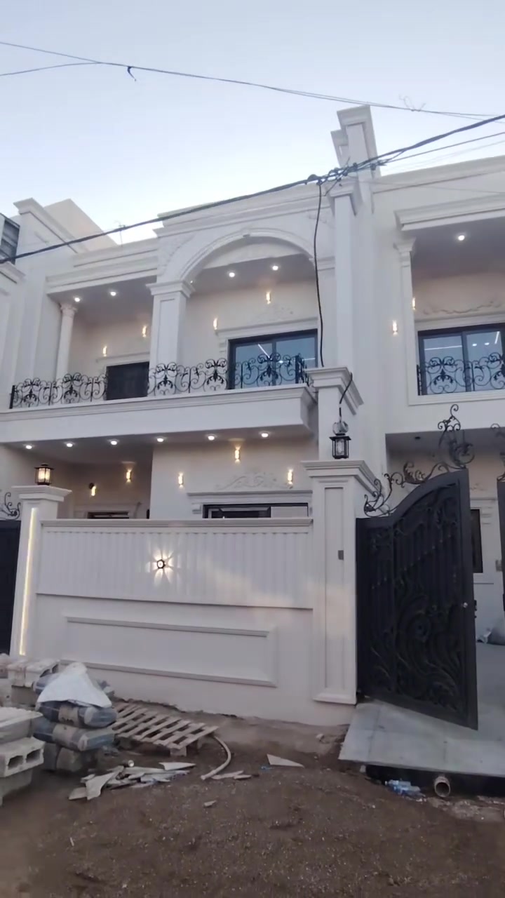 🔥 عارض مميز جداً للبيع 🔥

داران بناء صفر 2026 — بناء ملكي وتشطيب فاخر ✨

📍 الموقع: حي المعلمين — خلف حلويات شكرجي

قريب على جامع الفتح

قريب على طريق بغداد

مقابل جوكليت عارف

جنس العقار طابو صرف 

🏡 المواصفات: ▪️

كل دار مساحة 150 متر

▪️ الواجهة 7 × 7.5
▪️ طابقين

▪️ نظام فلين ملكي
▪️تبريد  مركزية

▪️ كل طابق معزول بالكامل

▪️ بناء زيرو 2026
▪️ موقع راقي ومميز جداً

📞 للحجز والاستفسار مراجعة

: مكتب تاجر الوسيط الذهبي للعقارات

📍 عنوان المكتب: حي الواسطي 
مجاور مول الحجز زياد
مجاور صيدلية الهدى
مقابل مزاد شيخ الجبلي

📲 أرقام الاتصال موجودة على الصفحة

***********.     ***********

🔹 نستقبل عروضكم وطلباتكم لبيع وشراء عقارات وأراضي سكنية وايجارات سكنية ومحلات مولات مكاتب عمارات مرحبا بكم في محافظة كركوك
