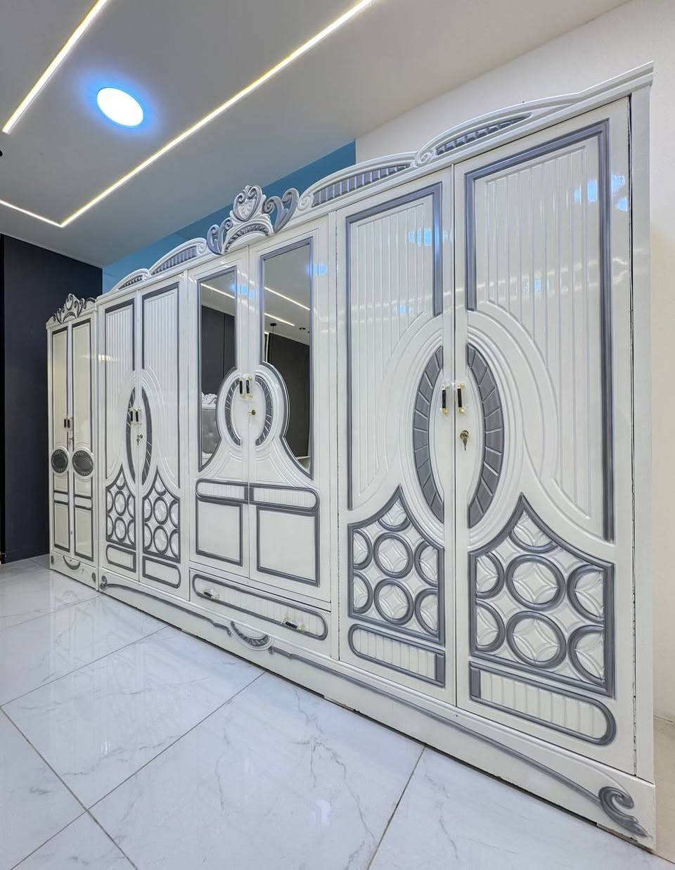 السعرمليون  الف فقط😍
غرف نجاره عراقيه 💯💯

تتكون من 8 قطع 

عرض الكنتور 3 و20سم

ارتفاع الكنتور 2 و20سم

السرير بلوك ٦ ارجل

طول السرير 200 سم 

عرض السرير 160 سم 

الضهر براغي
الشازلون 50 الف
دوشك 150

#يتوفر_توصيل_لكل_محافظات_العراق #للحجز_او_الاستفسار_مراسلتنا_ #العراق_بغدادحله_نجف_بصرة_عمارة_ناصريه_كوت_سماوة_ديوانيه_كربلاء_ديالى_رمادي_ #تخفيضات_كبيرهحقيقي 
#للجميع .#متابعين


**إذا كنت صاحب هذا الإعلان وتريد حذفه لأي سبب، رجاءا أرسل رسالة إلى الدعم الفني**