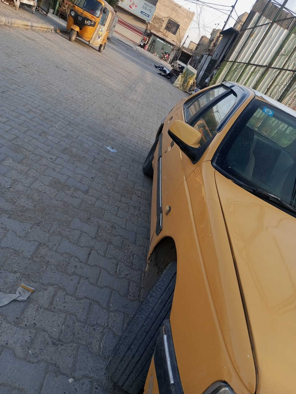 السلام عليكم بيجو لميس موديل 2015 بيها صبغ بل بنيد شويه مو كله بسبب رصعه مبينه بل فيديو والجاملغ الخلفي مكحل  موضح بل فيديو بيها خيط بس مكينه نشطه ونضيفه ما مبين عليها سياره كدامك وتجي وتفحص وشوف وتقتنع سعر 37 وبيها مجال حك الجيه عنواني بغداد الحرية رقمي ***********
