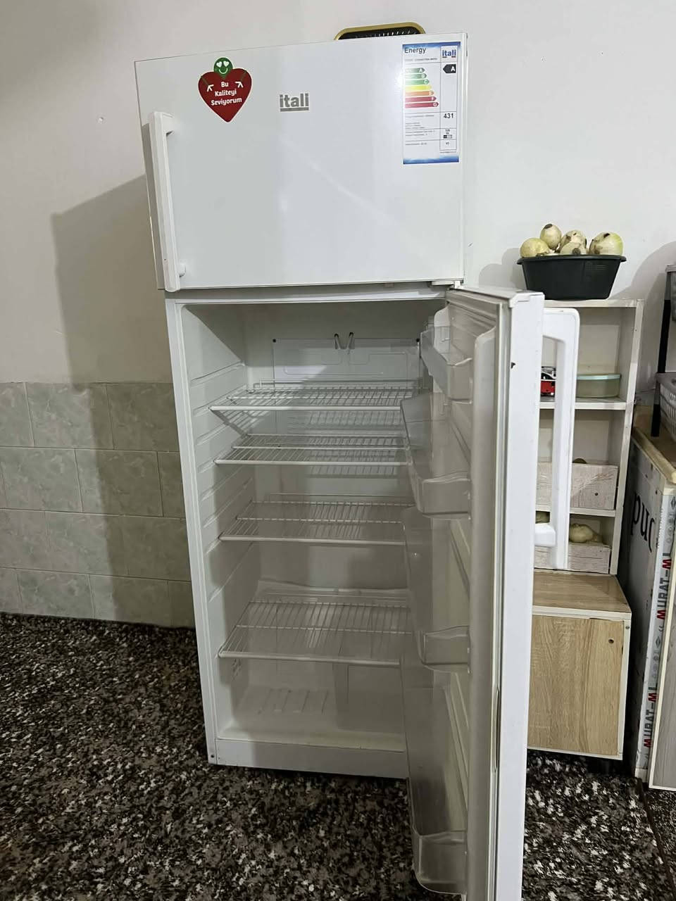 سلاو ئەزیزان ئەم سەلاجەیە بۆ فرۆشتن 18قدم ماركەی ئیتاڵی ئەسڵییە ئیش دەکا بەس نابەستی ڕەنگە تەنها غازی بوئ من ئاوا دەیفرۆشم وەکی تر زۆر خاوین ژنگ خائیس تیە هیج
 شوێن ڕانیە


**إذا كنت صاحب هذا الإعلان وتريد حذفه لأي سبب، رجاءا أرسل رسالة إلى الدعم الفني**