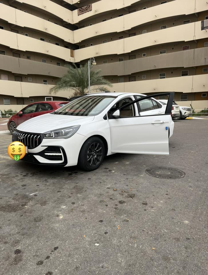 شيري اريزو فايف ٢٠٢٤ رقم بغداد حره للبيع مواصفات عاديه كير مكينه مكفولات وبلاديات وبيها منظومة غاز وماشيه ٢٠٠ الف وبيها جاملغ امامي جهة السايق بارد  رايدها ب٩٥ وبيها مجال للاستفسار هذا رقمي ***********
