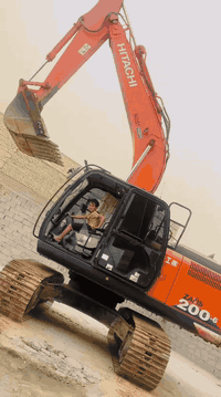 (مكلف بالنشر)حفاره هيتاشي موديل 2018نظام الهايبرد سيستم الحفاره على الوضع البلادي وحداديه كامله حجم 200-6 مضخات وكنترول بلادي فقط تبخير قليل بالمحرك نوع المحرك تويوتا ديزل السعر (5شدات )للاستفسار اكثر الاتصال مع صاحب الاليه
 ‪(0773 401 6876)
