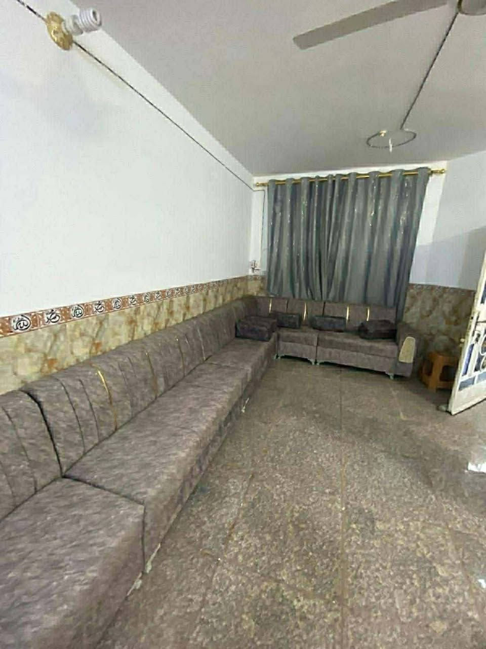 السلام عليكم
دار للبيع العنوان شارع 80 المهندسين مقابيل مدينة ألعاب أرض بابل 

المساحة 200 متر طابو صرف 

يبعد عن شارع 80 حوالي 70 متر 

يحتوي على 2 غرف نوم ومطبخ وكلدور وصالة وصحيات خارجية وداخليه 

للاستفسار اكثر الاتصال ع الرقم التالي

***********
مكلف بالنشر
