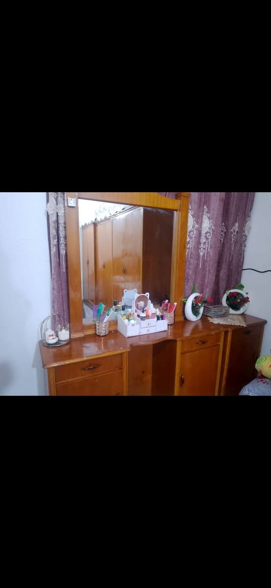 السلام عليكم غرفة نوم ام ال6 خشب صاج نجاره يدويه ***********
السعر 650 وبيهه مجال للطيبين عمارة, ميسان
