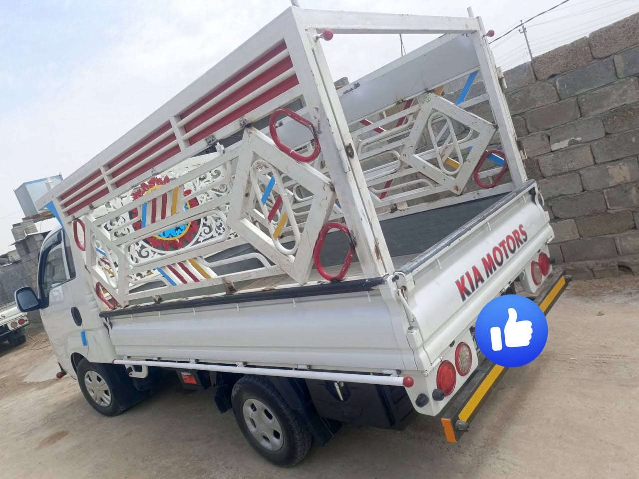 للبيع كيا  عموشه موديل 2018 رقم بغداد انكليزي 
سياره مكفوله كفاله عامه فقط الدعاميه الاماميه مصبوغه 
الباقي ما بي لو قطره صبغ كير محرك اكسن صدر كفاله 
السعر 120وبيها حك الجيه العنوان الفلوجه الجولان ملاحه شرط التحويل المباشر ملاحضه اخره رقم السياره مميز 
للستفسار اللاتصال على هذا الرقم ***********
