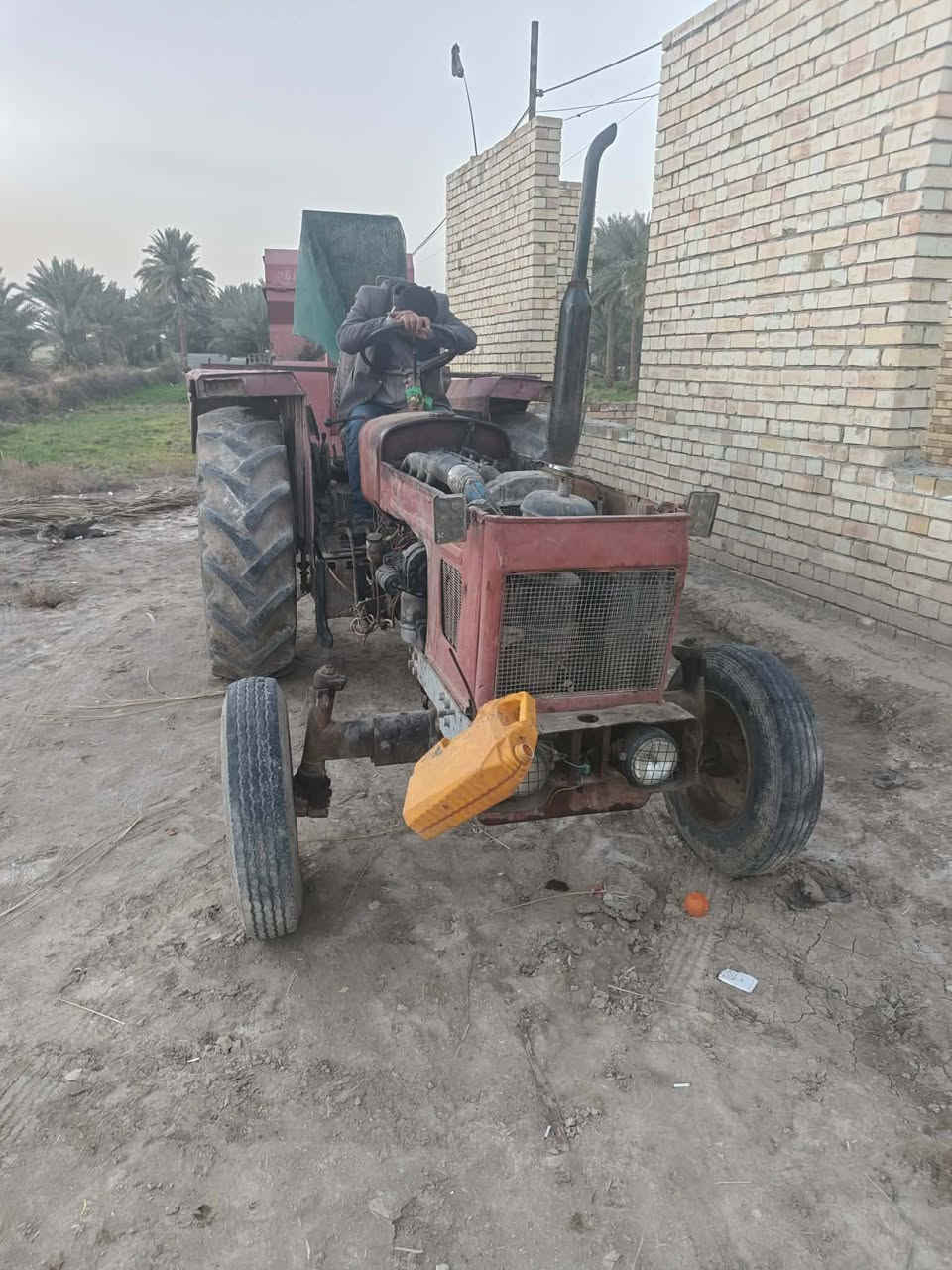 سلام عليكم 
مكينه عنتر موديل 88بدون رقم جاهزه مكينه كير اكسل باور ستيرن كله جديد مع كاروضه برشلونه جديده وشغاله 
العنوان بابل شوملي 
***********
