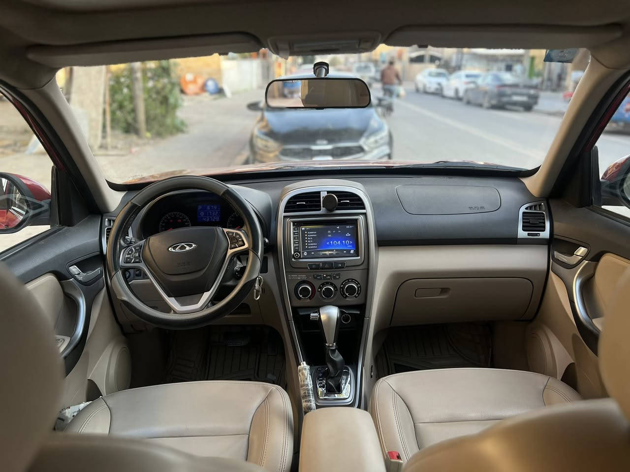 سلام عليكم شيري تيكو 2018
بغداد باسمنه مكانه بغداد 
سياره ماشيه 44 الف 
سياره جديده بمعنه الكلمه سياره بيه بارد بطرف الجاملغ وراجه تكحيل بدون صبغ ومكفوله سياره 
لايت LED 
كشنات جلد  
سياره تبريدوتدفئه 
كهربائياته شغاله
سبير منازل للكاع سياره كل حلوه 
سعر السياره 105$ وبيه مجال اتصل وتدلل 
***********
