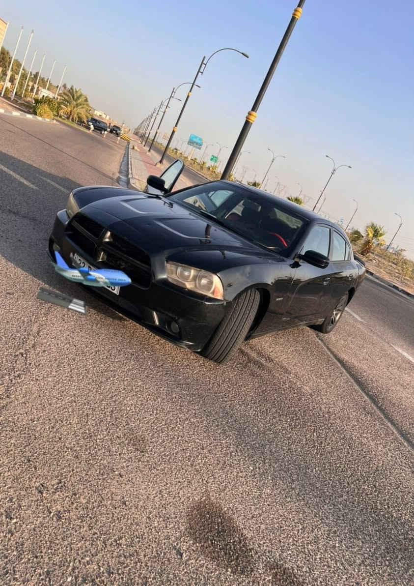 سلام عليكم  سياره للبيع ادوات كصه قماره سنويه تنتهي ٢٠٢٨ هيمي8 سلندر بيها خيط تبخير سعر 38وبيها مجال
عنوان بصره 
رقم الهاتف ***********
