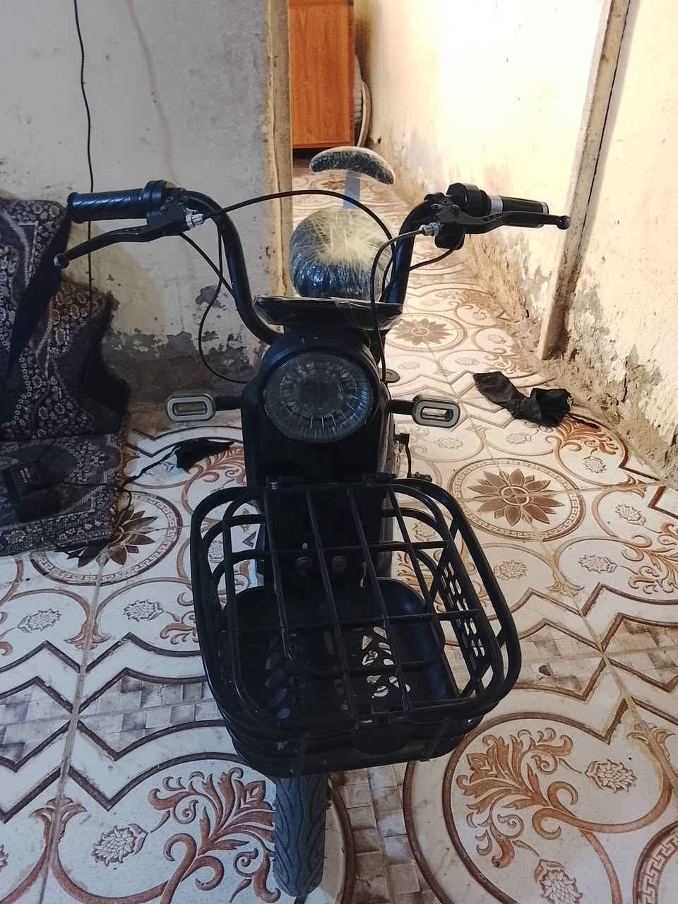 سلام عليكم عندي بايسكل شحن بيه 4باتريات بايسكل نضيف وياه شاحنه مكاني ميسان قضاء كميت سعر200بيه مجال


**إذا كنت صاحب هذا الإعلان وتريد حذفه لأي سبب، رجاءا أرسل رسالة إلى الدعم الفني**