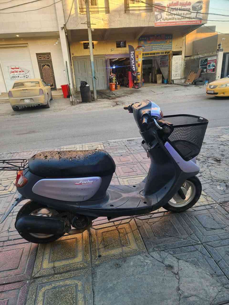 السلام عليكم دراجه منغولي ام السله للبيع كفرات بلاديه دراجه نقصها بس باتري مكانها بغداد الدوره السعر 400 وبيها مجال بسيط تواصل واتساب ***********
