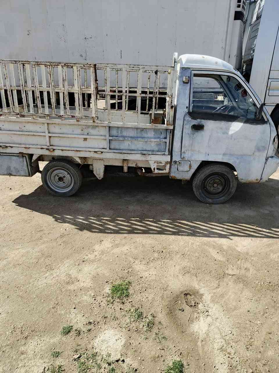 للبيع حديده كير محرك شاصي تايرات جدد تخم تاير كهربائيات شغاله سياره مكفوله بس ابيع حديده العنوان الانبار الفلوجه قضاء الكرمه منطقة الصبيحات سعر 15 ورقه وبيه مجال ***********
