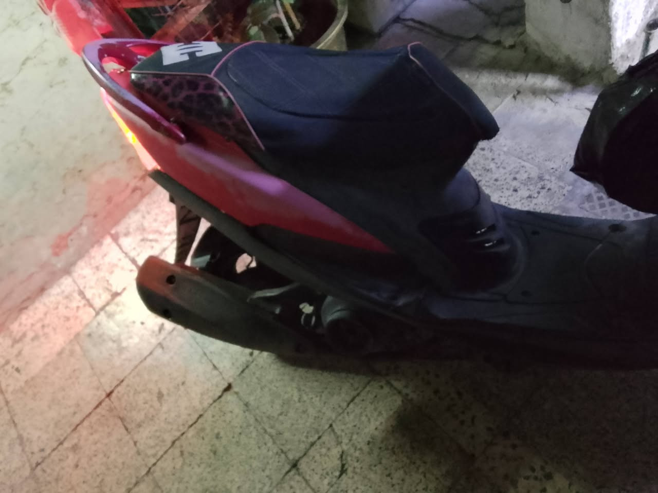 سلام عليكم دراجه ماكس عدله بلاديه الدراجه سعر 600 وبيها مجال شي قليل لعنوان بغداد حي لعامل تواصل رقم ***********
