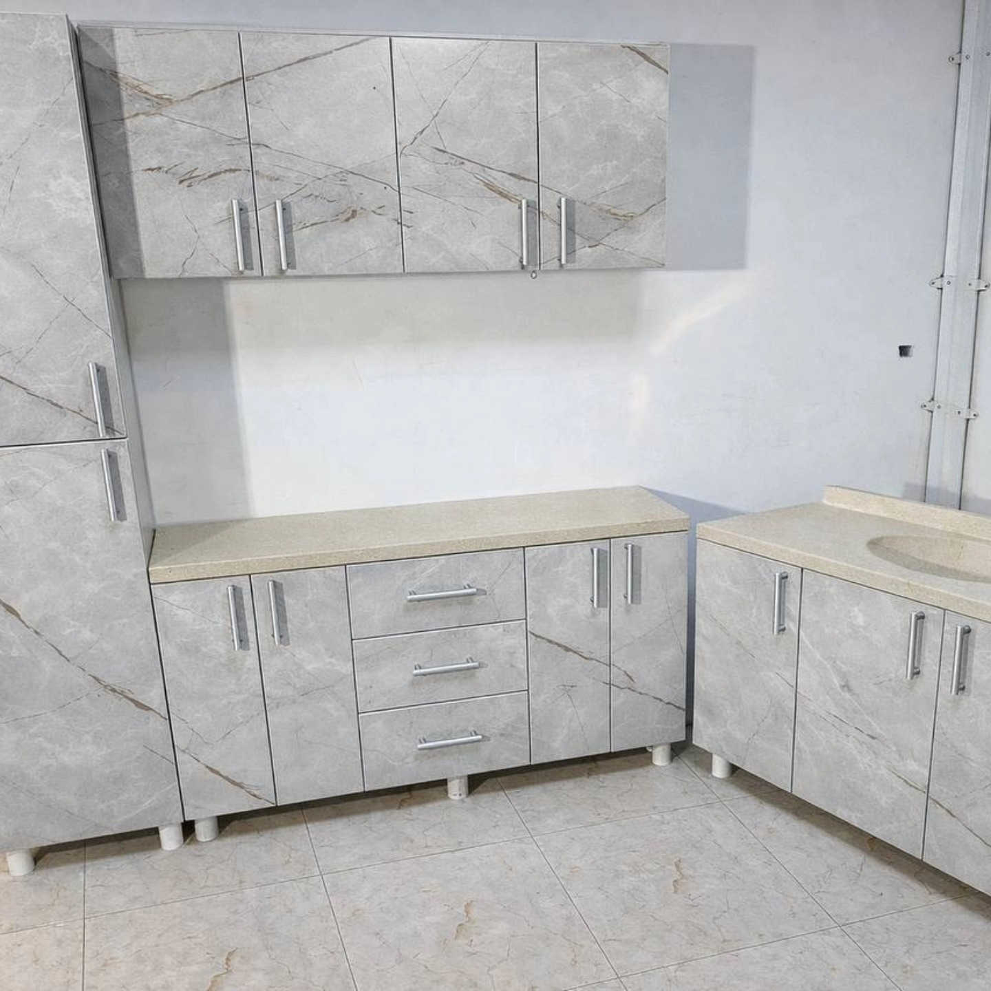 كاونتر متر ونص ارضي والملحق مترونص + ڤاترينا 50 سم 
السنك متر و20 مرمر

الحجز والاستفسار مراسله الصفحه او واتساب ***********
#اكسبلورر #متابعه #فولو #مشاهير_العراق  #محافظات_العراق
