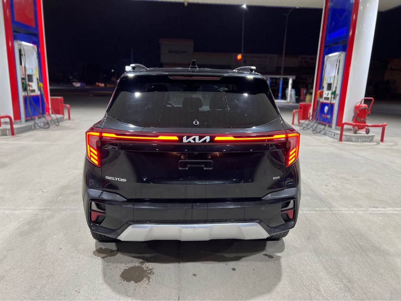 كيا سيلتوز 2024 فول مواصفات شكل حديث
سعر 122

***********☎️
مجفية عالصفحة السائق يعني بيهه صبغ صفحة و بونيد ربع سقف بدون نقطه داخلي و بدون ايرباك ايرباك فقط مال تكمة سيستم شاشة إلكتروني ديجيتال متصل كامل سلايت بصمة و شغال عند بعد امامي و خلفي و جانبي رادار و جميع انظومات القيادة و تحديد مسار و ستيرن اوتو رادار و تحكم في كل جهات بصمة و دخول ذكي كشنات و تدفئة امامي و خلفي كامل led بعد بيهه هوايه مواصفات سيارة رقم كاتي تترقم شمالي فقط سيارة مابيهه مصروف دولار مكانها أربيل للبيع نقدا فقط 
رقم شاصي بين الصور مكان اربيل شارع ١٠٠ معرض سردار هسني 📍 اكر, نينوى
