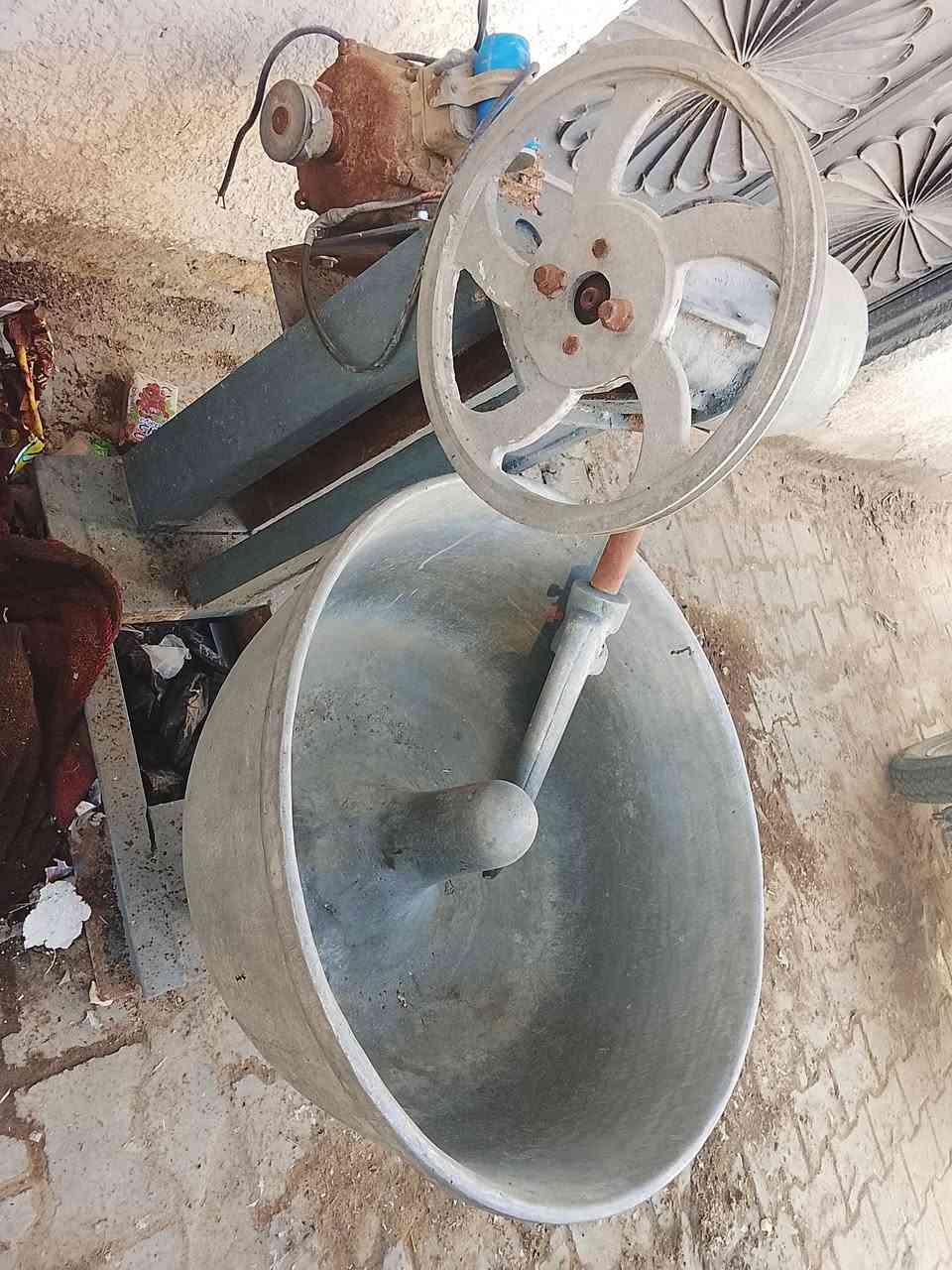 سلام عليكم عجانات للبيع الجبيره تأخذ كيس ونصف طحين والصغيره تأخذ نصف كيس طحين للاستفسار الاتصال ***********
