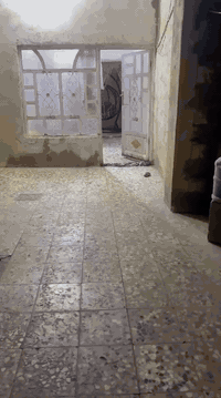 يا الله بيت للبيع 150 متر غرفتين وصاله وستقبال ومطبخ وتخاريج داخليه وخارجيه الرضويه7 يبعد بيتين عن الشارع العام ***********
