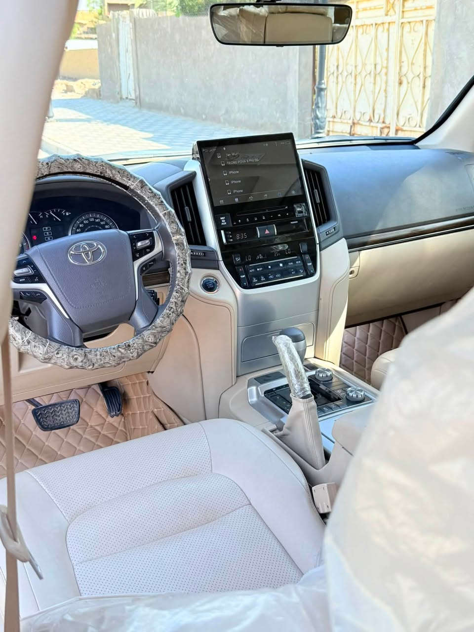 لاندكروز ساز
GXR 2021
ماشيه 77 الف حقيقي
مكينة 6 سلندر
فول مواصفات
حساسات امامي خلفي 
4 كاميرات 
جنطة كهرباء 
كشنات جلد 
تحكم كراسي كهرباء 
فتحه سلايد 
مري شفط 
تشغيل عن بعد 
محافظة على المسار 
دفع رباعي و باقي الانضمة 
و باقي المواصفات 
كفالة عامة ما عدا كارت بالباب رقم أربيل تحويل مباشر
مكانها : السماوة الرميثة 
السعر : 525$
للاستفسار : ***********
