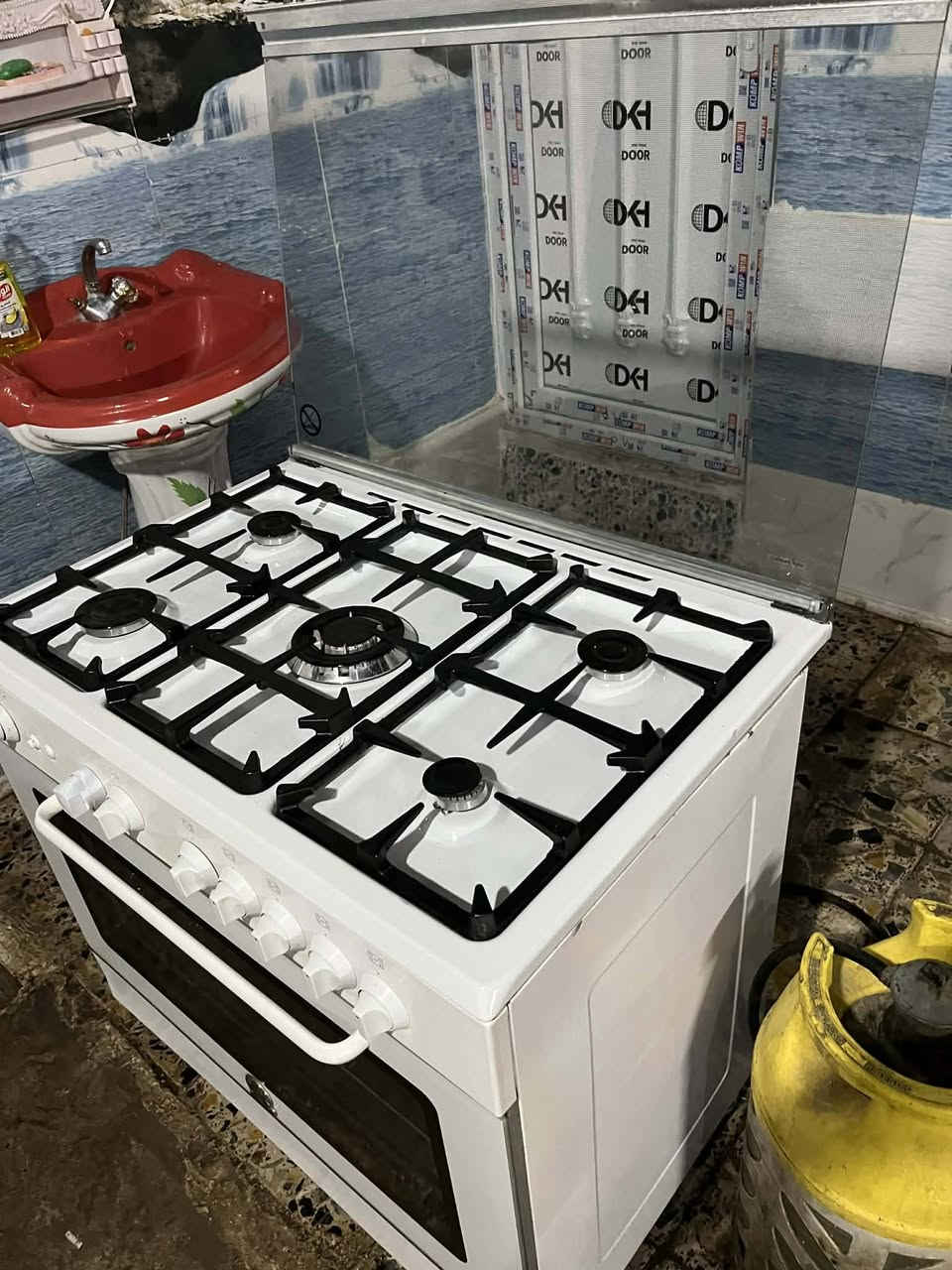 طباخ جيرمني ايطالي قياس 60 في 90. قطعه نادره 
السعر  250.    العنوان بغداد 
رقم الهاتف *********** وبي واتساب
