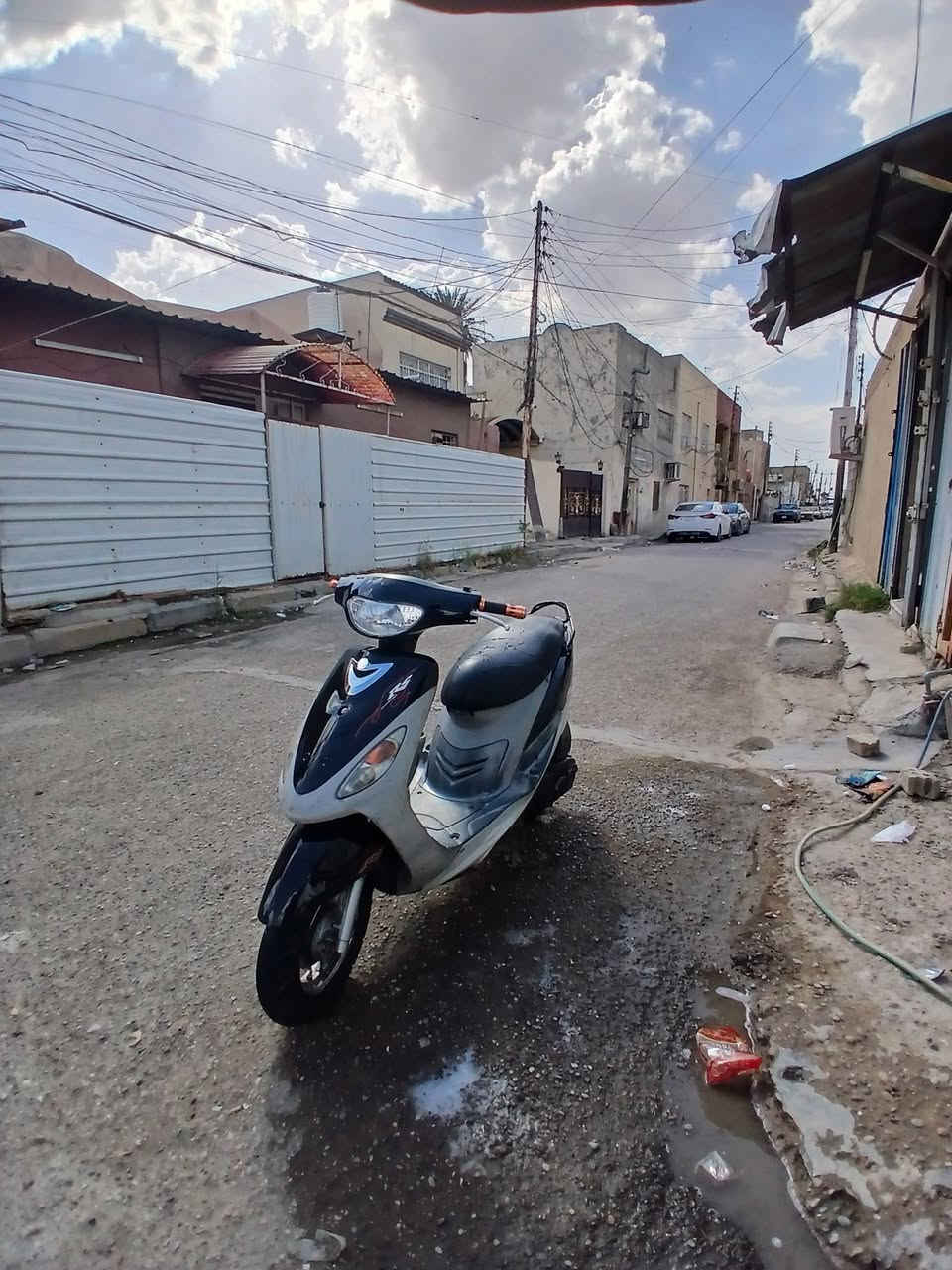 السلام عليكم دراجه ماكس منغولي الدارجة مابيها نقص المكينة ممفتوحة بس كفرات شويه تعبانة السعر 525وبيها مجال المكان الزعفرانيه شارع المعهد الرقم***********

